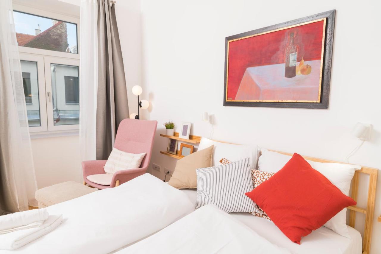 Cozy Siebenbrunn By Ichbucheat Wien