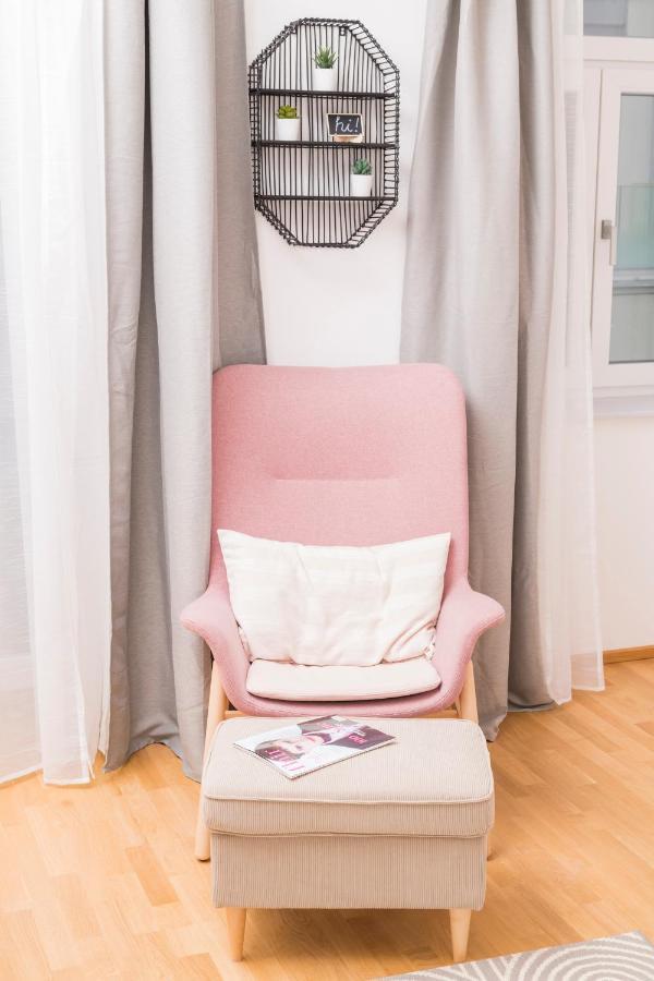 Apartment Cozy Siebenbrunn By Ichbucheat Wien
